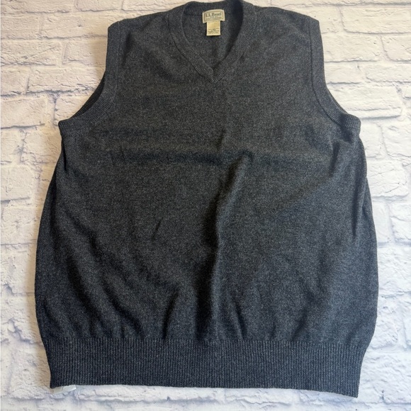 L.L. Bean Other - L.L. Bean Men's Charcoal V-Neck Sweater Vest. Lambs Wool. Luxe. Size Large.